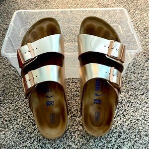 Rose Gold Birkenstock Arizona sandal. Size 7, great condition.